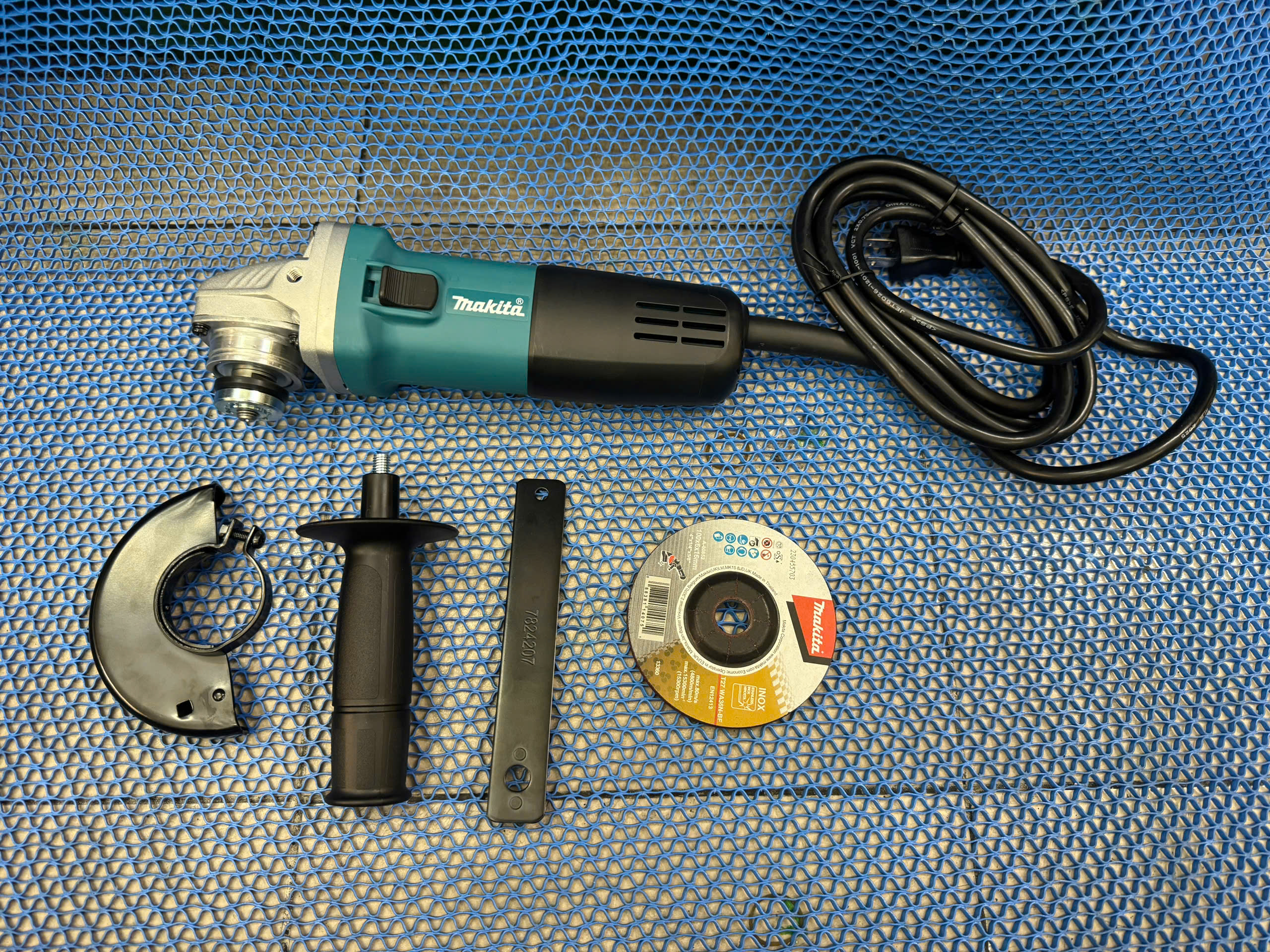 MÁY MÀI GÓC MAKITA 9553NB